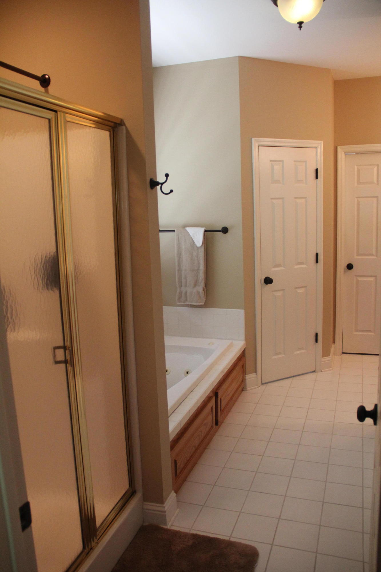 6559 Fairview Road Hixson, TN 37343 - Photo 17 of 36 Master Bath