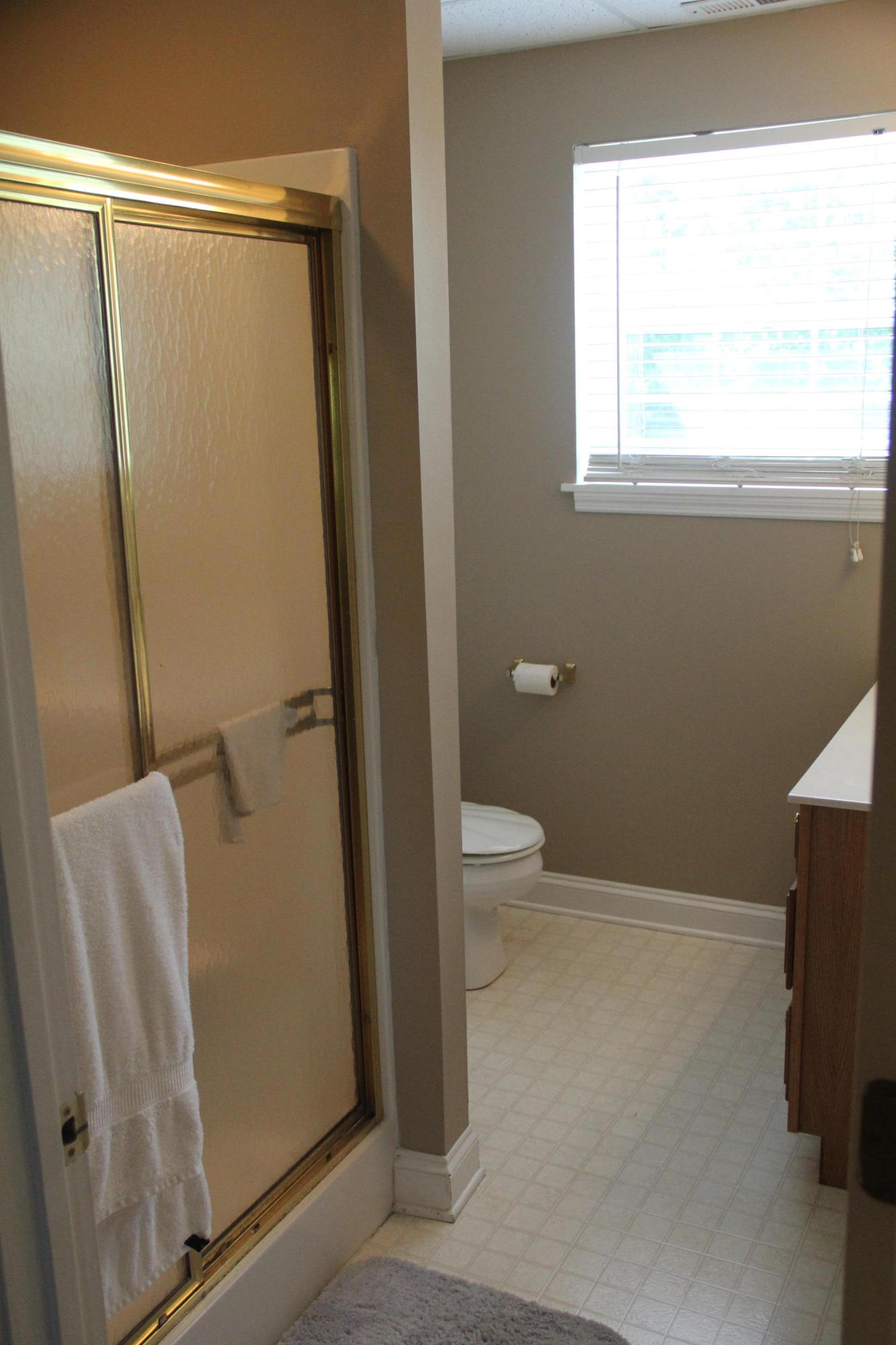 6559 Fairview Road Hixson, TN 37343 - Photo 30 of 36 Basement Full Bath