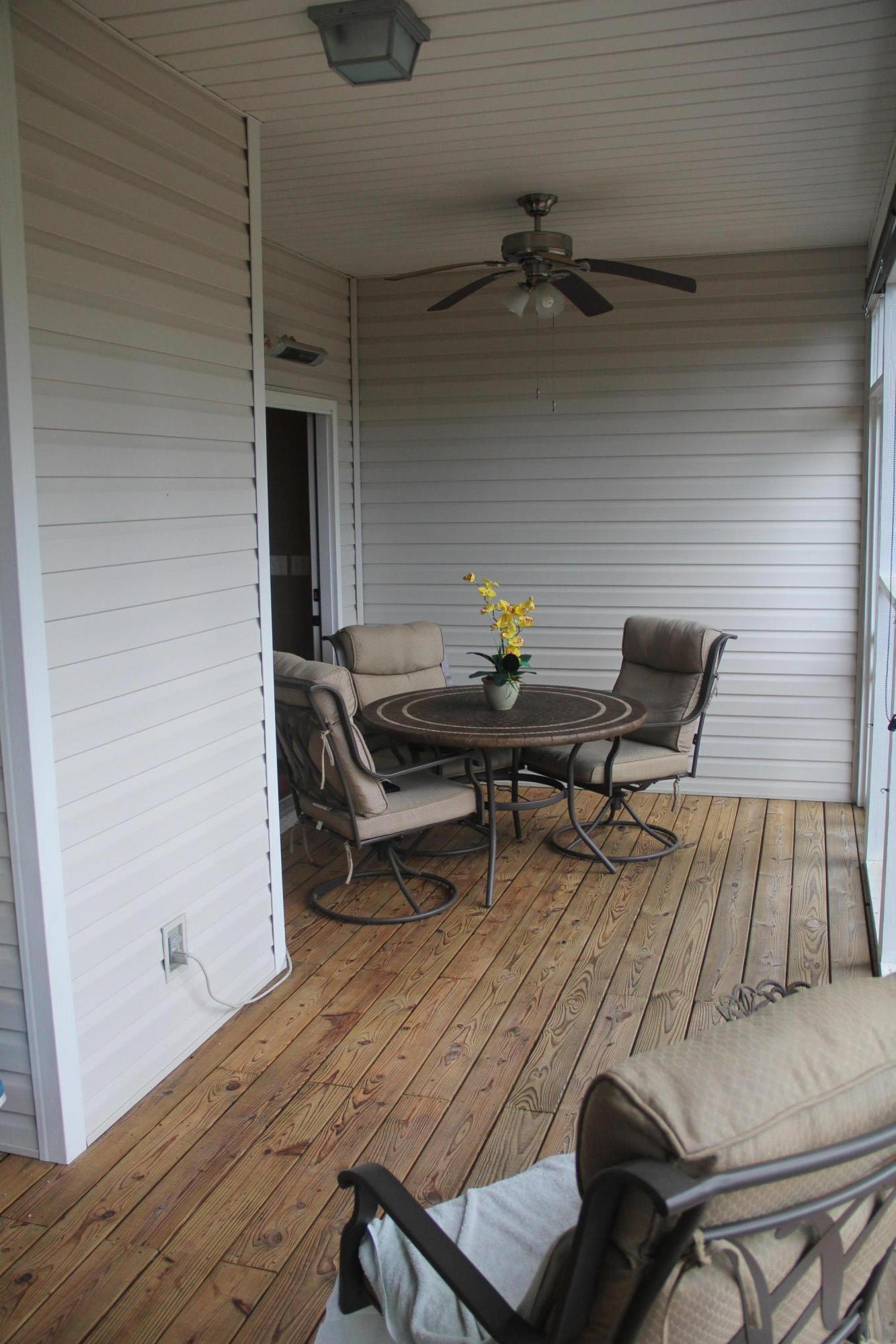 6559 Fairview Road Hixson, TN 37343 - Photo 33 of 36 Screened Porch