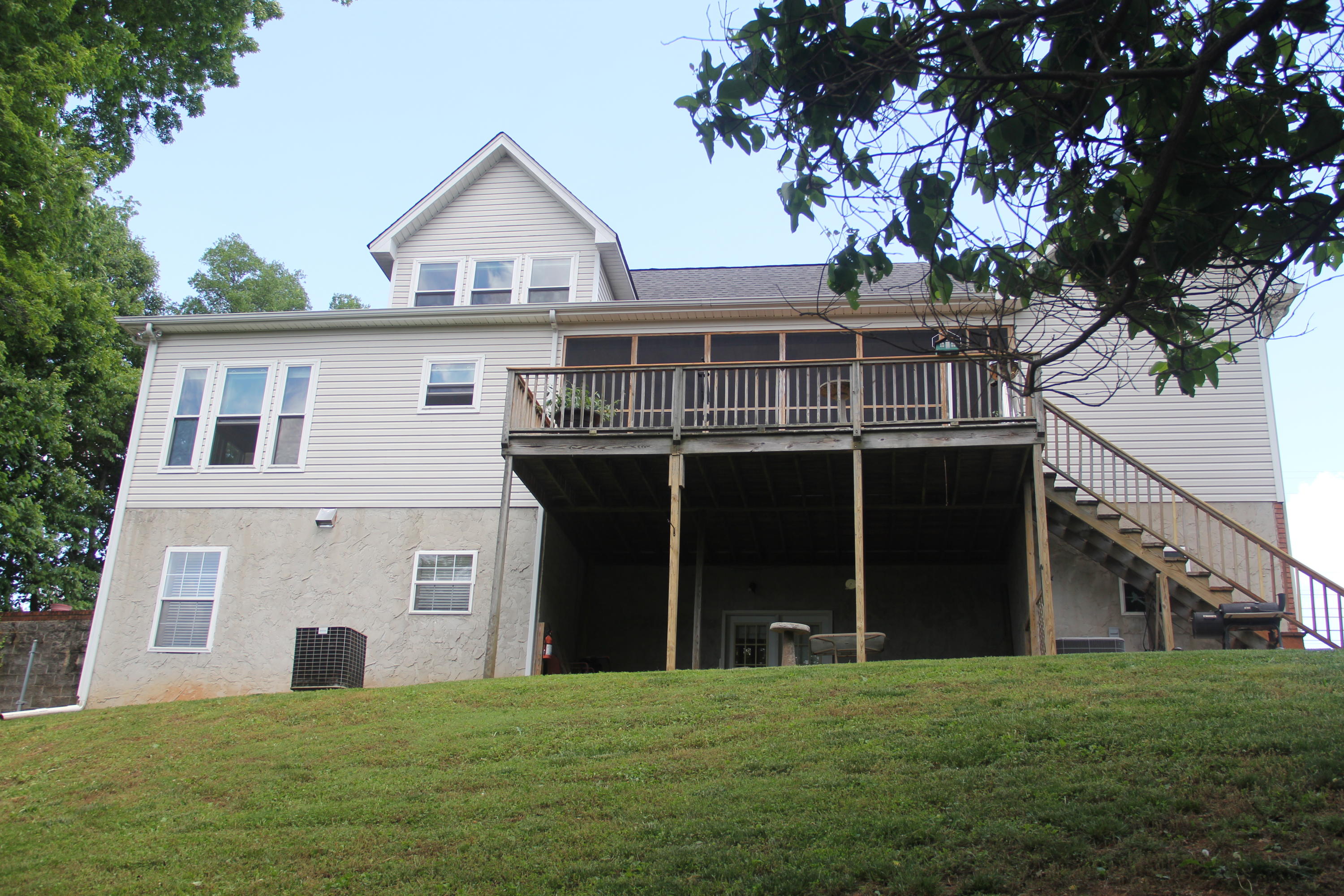 6559 Fairview Road Hixson, TN 37343 - Photo 4 of 36 Rear of Home