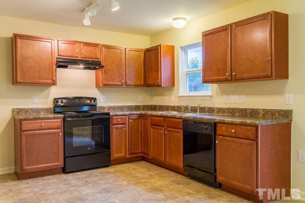 704 Friendly Road Dunn, NC 28334 - Photo 2 of 7 Gallery Image 2