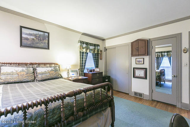 8712 Whipps Mill Road Louisville, KY 40222 - Photo 17 of 26 Master suite