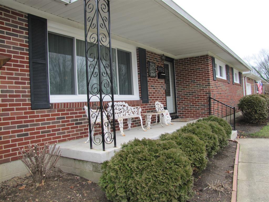 1015 Robin Road Springfield, OH 45503 - Photo 1 of 36