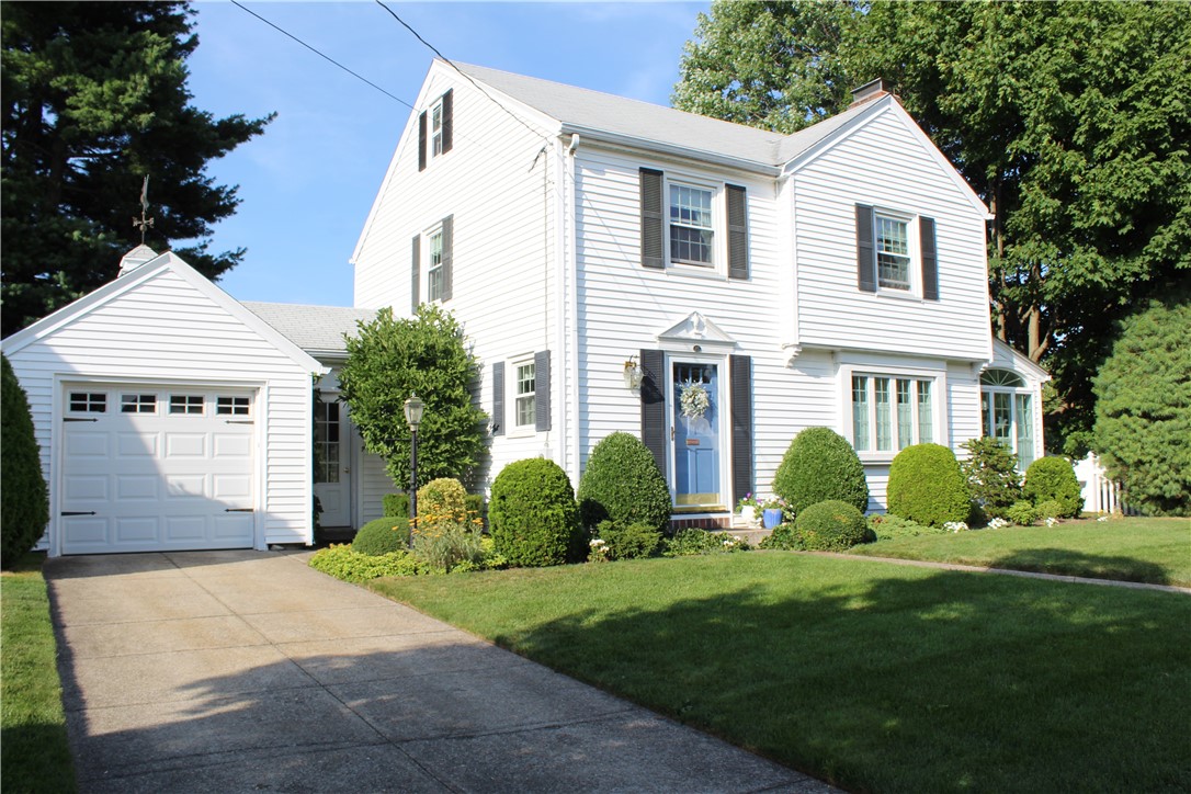 15 Fairfield Road Cranston, RI 02910 - Photo 3 of 38 Gallery Image 3