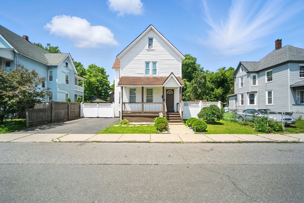 18 Olive Street Springfield, MA 01109 - Photo 3 of 28 Gallery Image 3