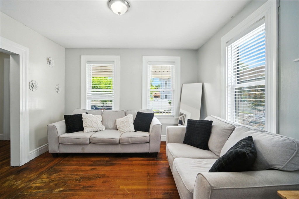 18 Olive Street Springfield, MA 01109 - Photo 5 of 28 Gallery Image 5