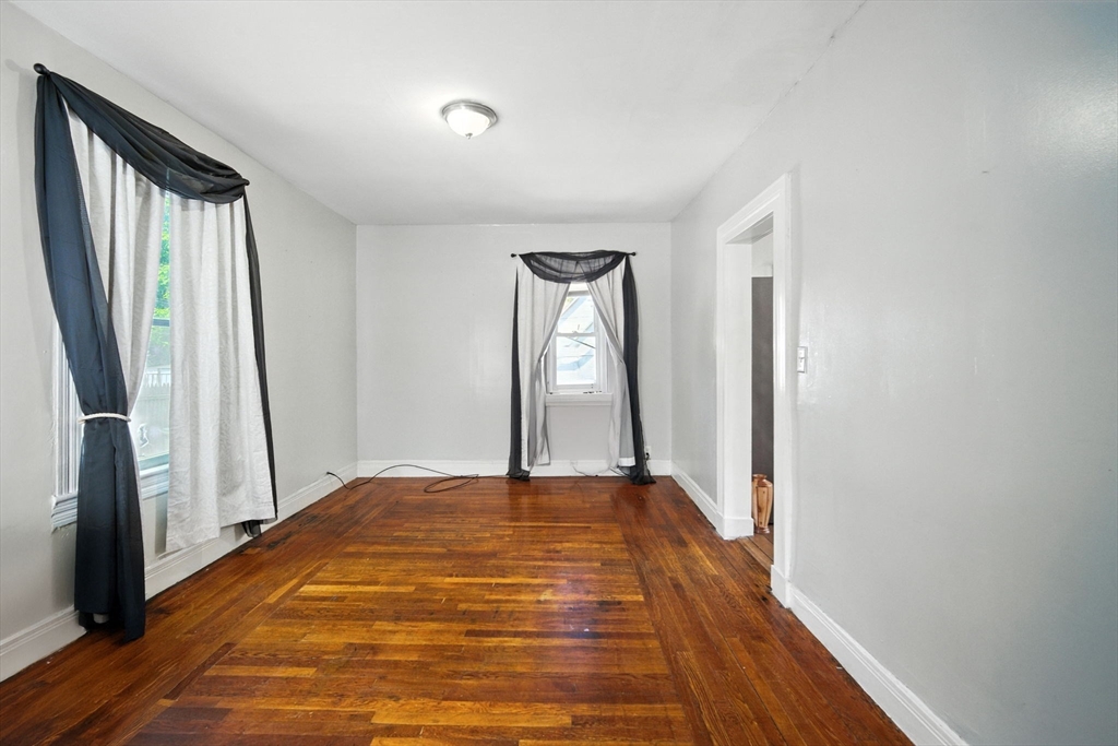 18 Olive Street Springfield, MA 01109 - Photo 6 of 28 Gallery Image 6