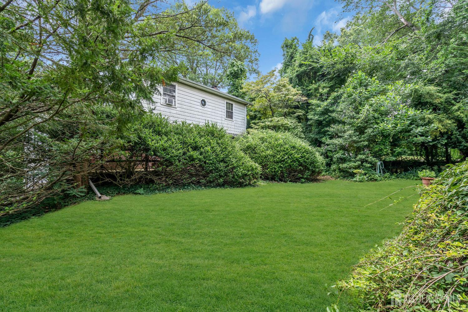 169 Milltown Road East Brunswick, NJ 08816 - Photo 5 of 42 Gallery Image 5