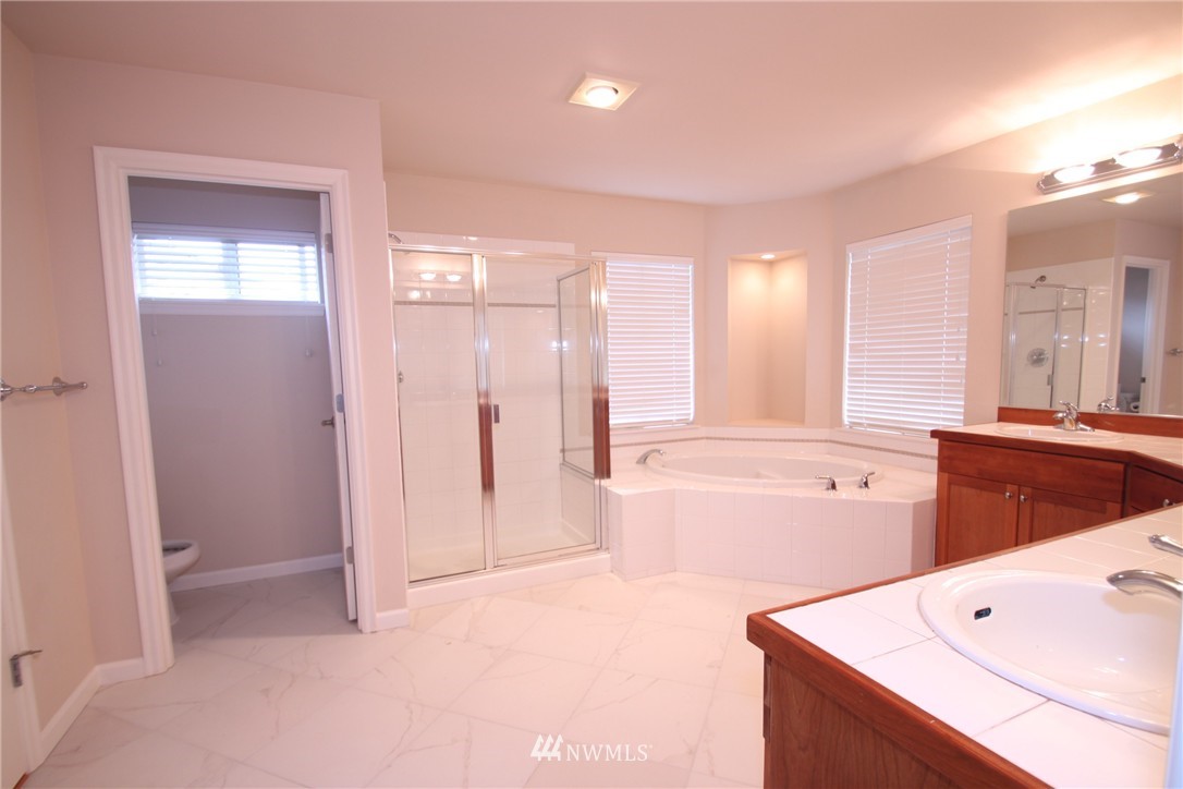 1921 Northeast 34th Place Renton, WA 98056 - Photo 14 of 22 Gallery Image 14