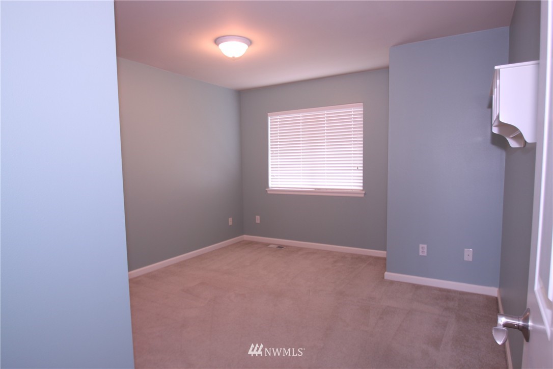 1921 Northeast 34th Place Renton, WA 98056 - Photo 17 of 22 Gallery Image 17