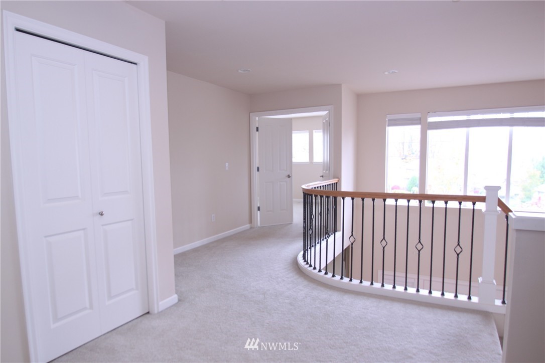 1921 Northeast 34th Place Renton, WA 98056 - Photo 10 of 22 Gallery Image 10