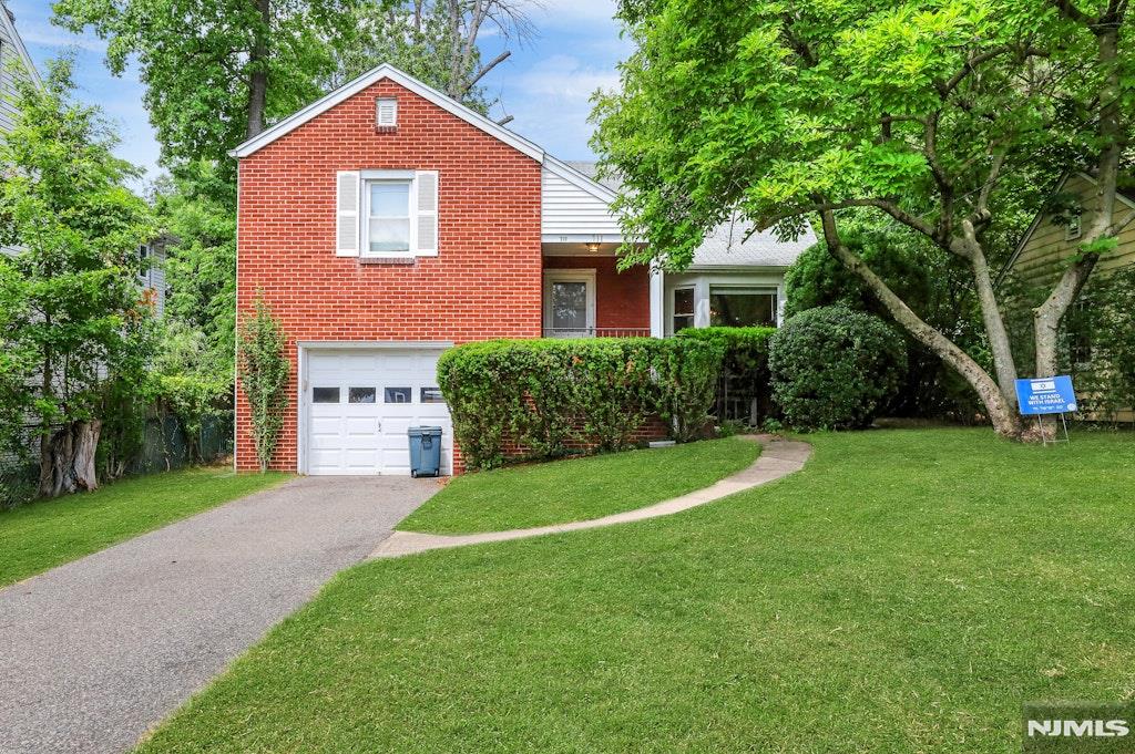 711 Rutland Avenue Teaneck, NJ 07666 - Photo 1 of 22