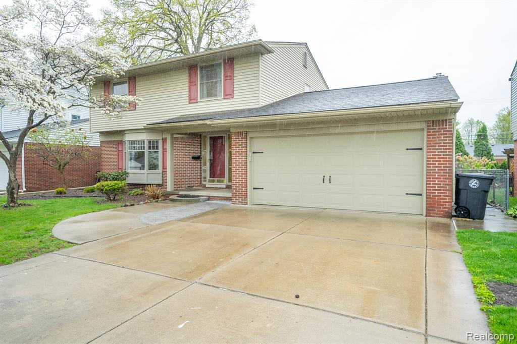 32905 Summers Street Livonia, MI 48154 - Photo 3 of 25 Gallery Image 3