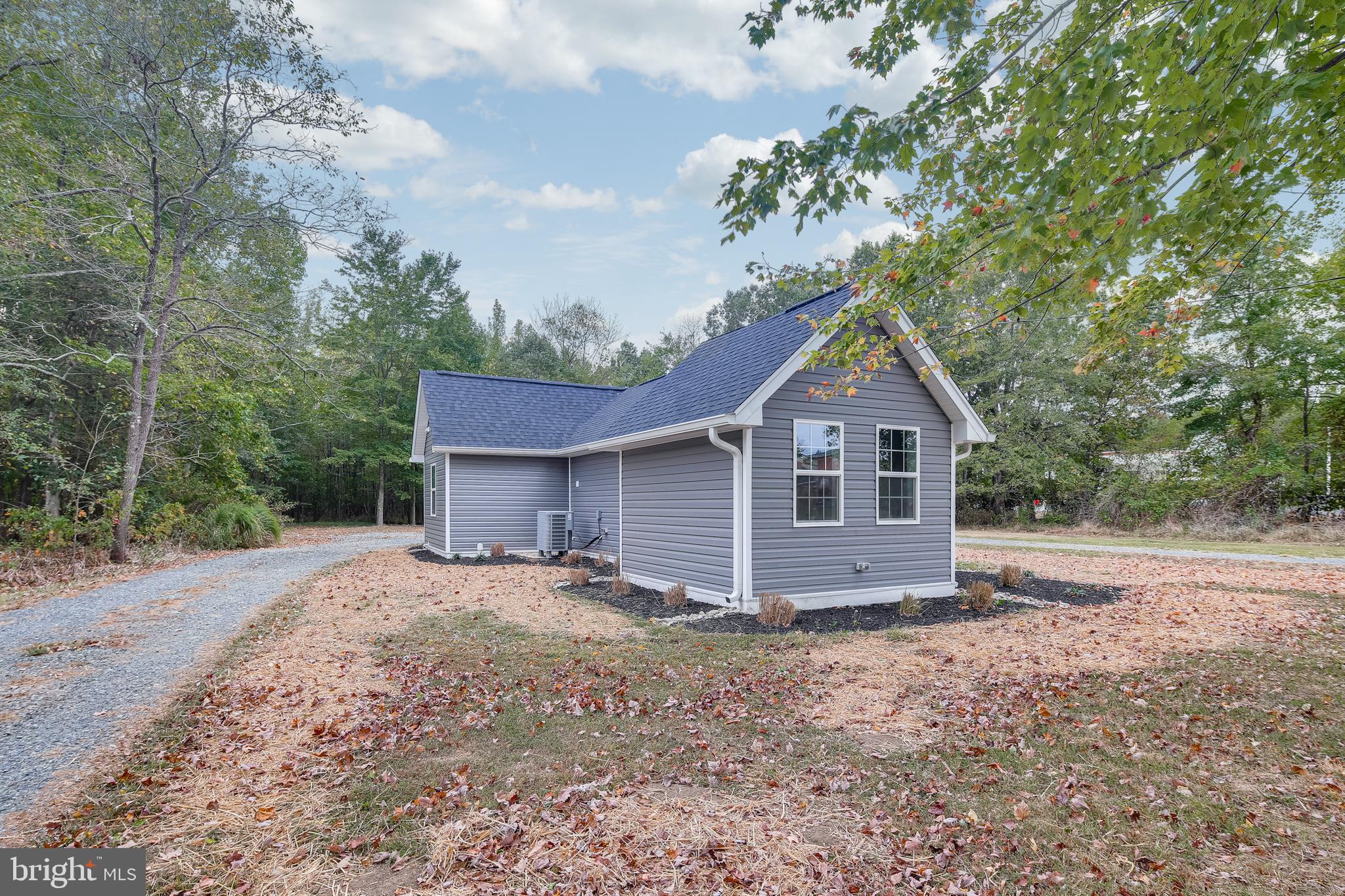 5611 Shady Side Road Churchton, MD 20733 - Photo 22 of 26 Circular driveway located on almost 1.5 acres