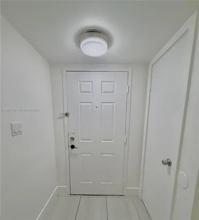 $2,400 | 650 South Park Road, Unit 255, Hollywood, FL 33021