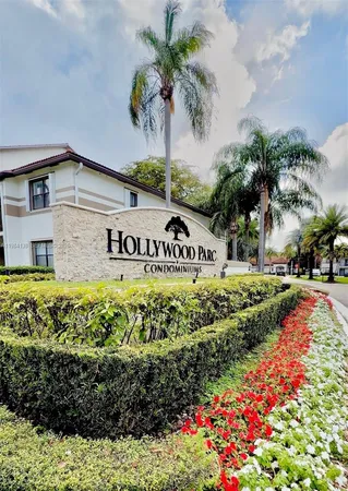 $2,400 | 650 South Park Road, Unit 255, Hollywood, FL 33021