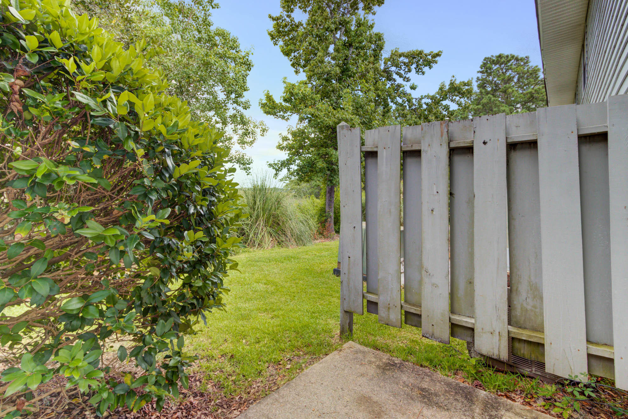 2362 Parsonage Road, Unit 11D Charleston, SC 29414 - Photo 16 of 19 CalSiglerPhotography-2362Parsonage (17)