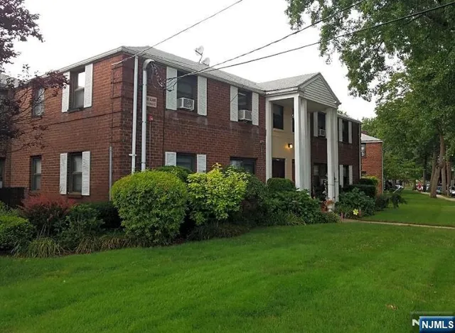 $1,875 | 65 Arcadia Road, Hackensack, NJ 07601