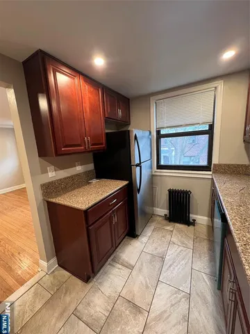 $1,875 | 65 Arcadia Road, Hackensack, NJ 07601