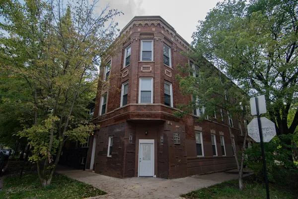 $1,900 | 1358 North Artesian Avenue, Unit 24393R, Chicago, IL 60622
