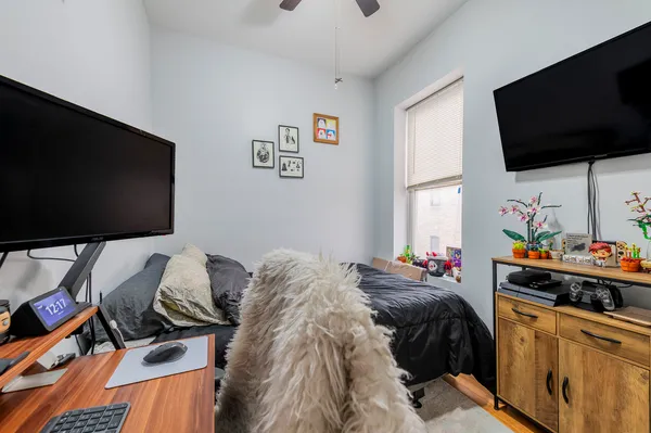 $1,900 | 1358 North Artesian Avenue, Unit 24393R, Chicago, IL 60622