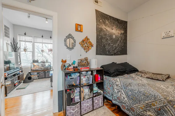 $1,900 | 1358 North Artesian Avenue, Unit 24393R, Chicago, IL 60622