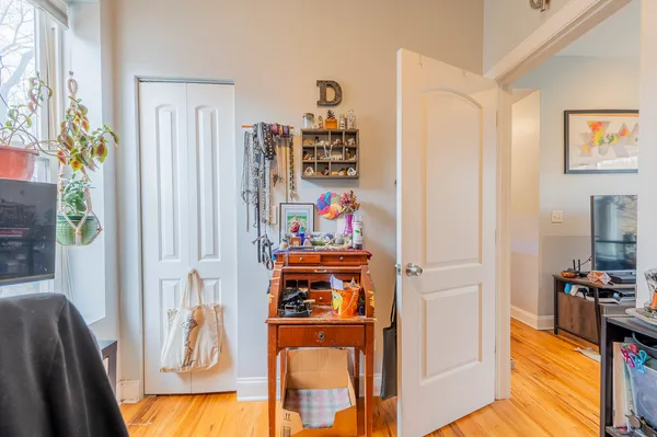 $1,900 | 1358 North Artesian Avenue, Unit 24393R, Chicago, IL 60622