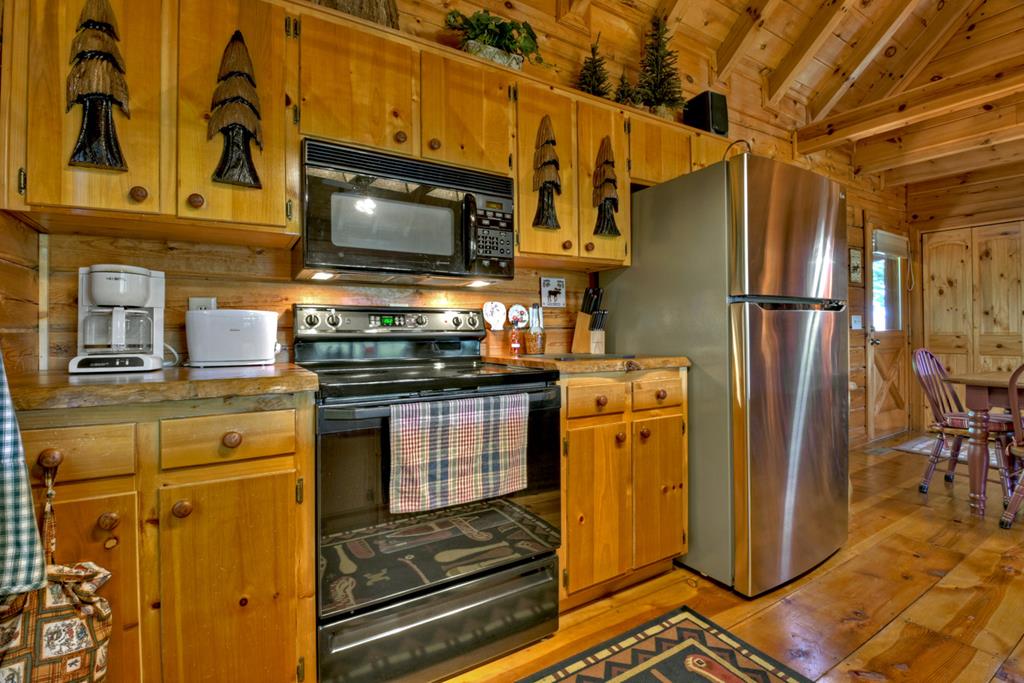306 Dupont Drive Blue Ridge, GA 30513 - Photo 11 of 40 Gallery Image 11