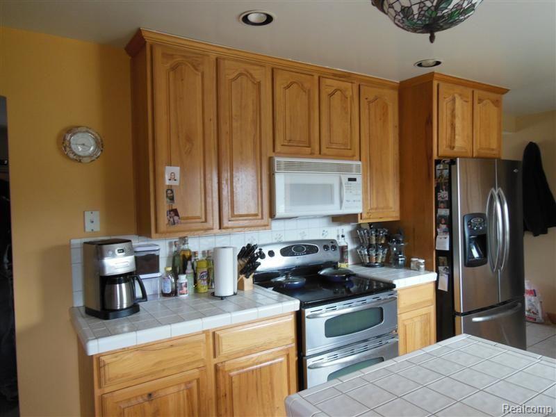 12096 Gage Road Holly, MI 48442 - Photo 6 of 33 KITCHEN 2