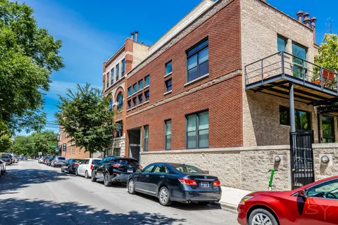 $350,000 | 2343 North Greenview Avenue, Unit 211, Chicago, IL 60614