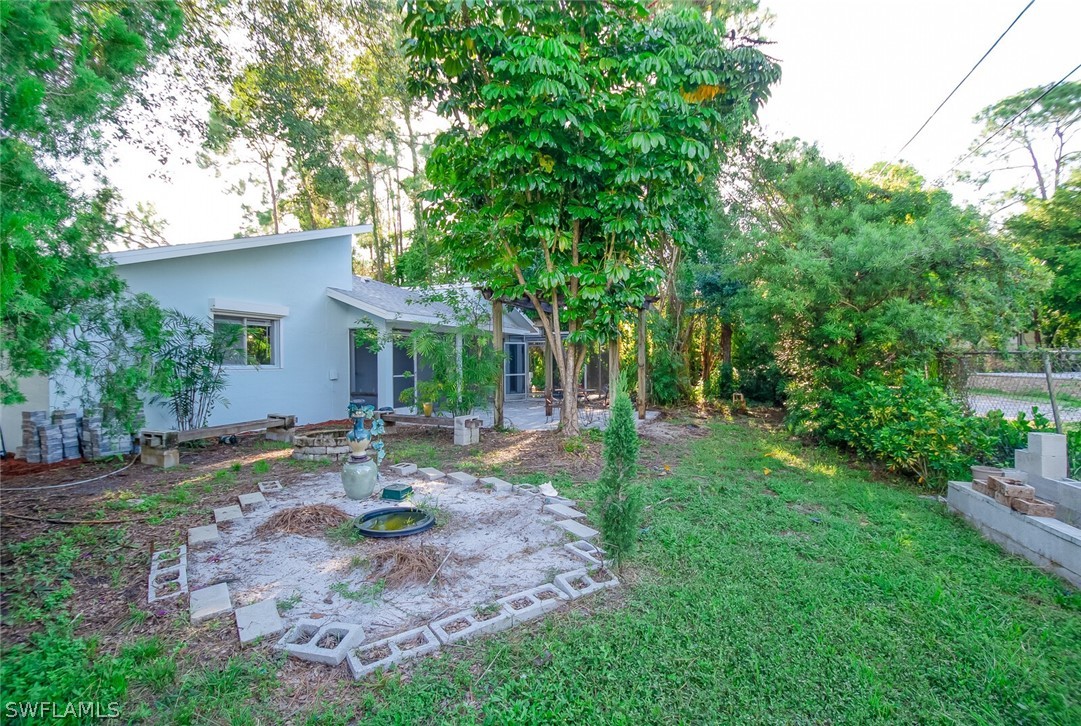 8325 Cardinal Road Fort Myers, FL 33967 - Photo 29 of 32 Gallery Image 29