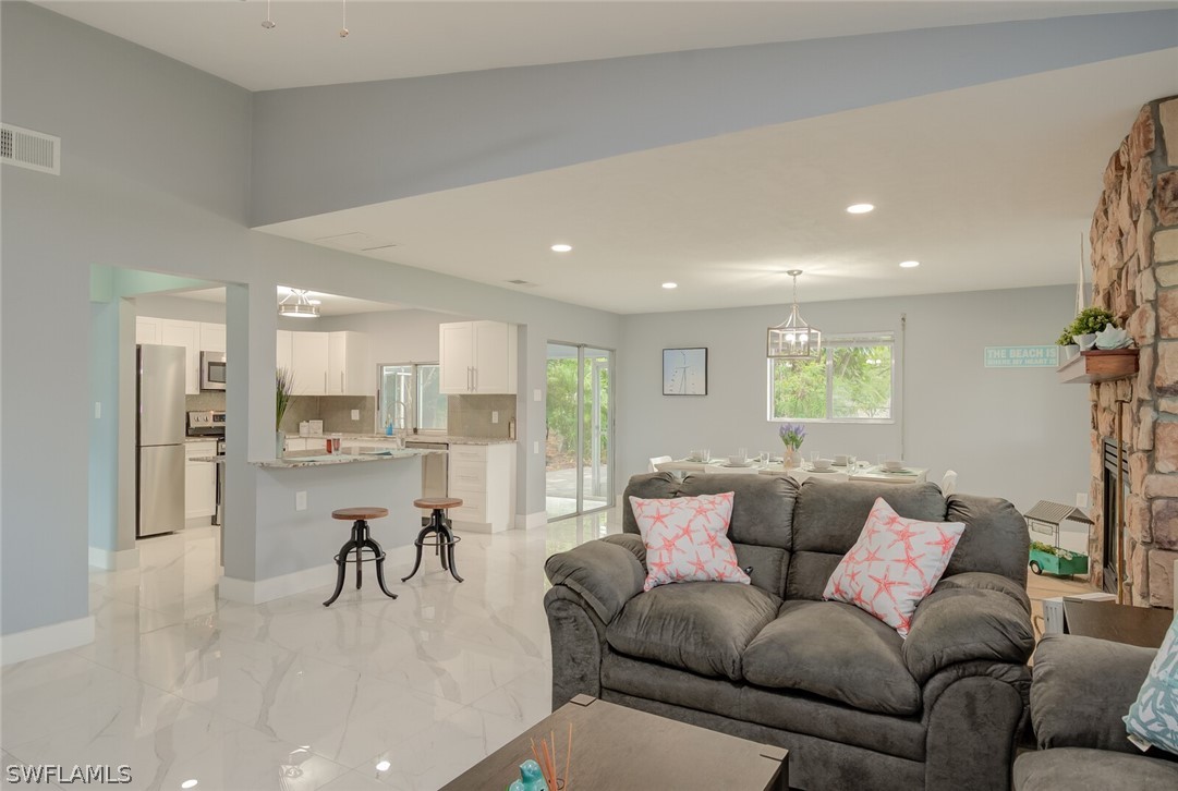 8325 Cardinal Road Fort Myers, FL 33967 - Photo 6 of 32 Gallery Image 6