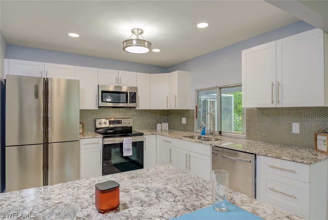 8325 Cardinal Road Fort Myers, FL 33967 - Photo 10 of 32 Gallery Image 10