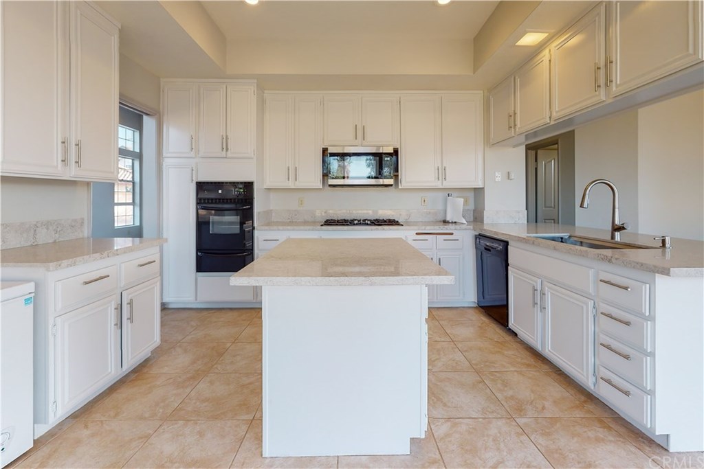 7283 Wood Road Riverside, CA 92506 - Photo 9 of 39
