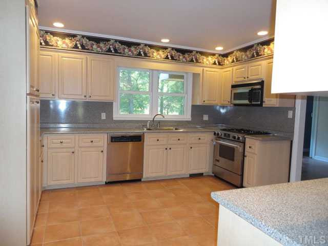 6120 Yates Mill Pond Road Raleigh, NC 27606 - Photo 13 of 23 Kitchen