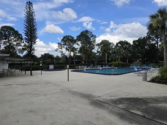 $425,000 | 10616 Leafy Way, Orlando, FL 32821