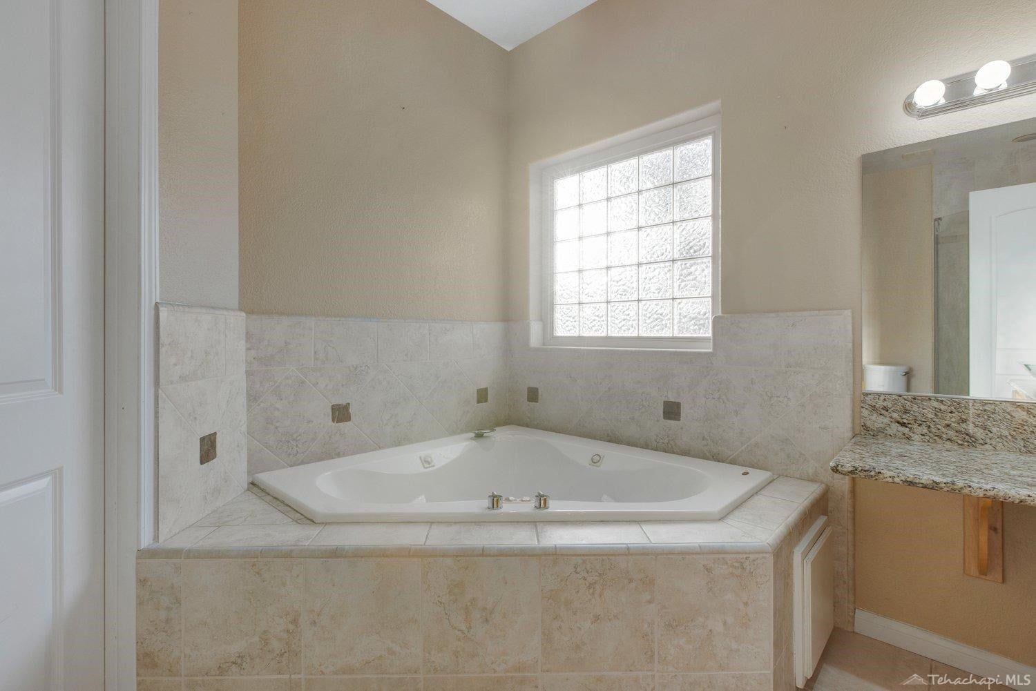 21217 Ridgeway Drive Tehachapi, CA 93561 - Photo 27 of 46 Gallery Image 27