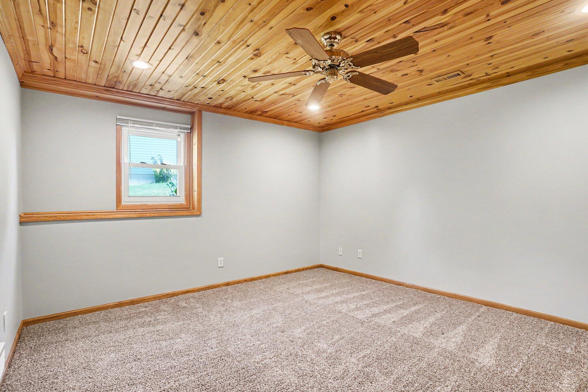 641 Ridgefield Drive Coopersville, MI 49404 - Photo 21 of 30 028_file_1759