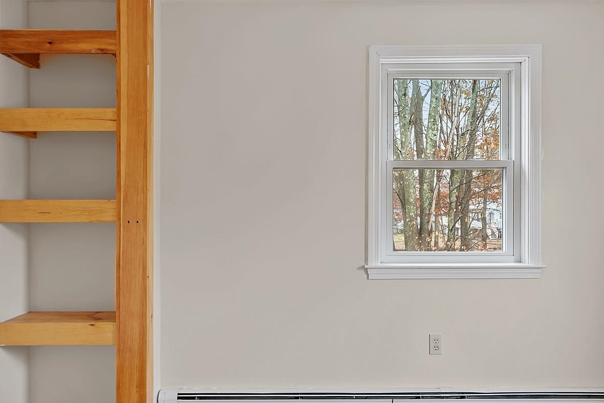 5 R Phillip Road, Unit RIGHT R Derry, NH 03038 - Photo 14 of 30