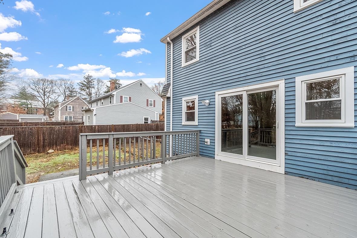 5 R Phillip Road, Unit RIGHT R Derry, NH 03038 - Photo 21 of 30