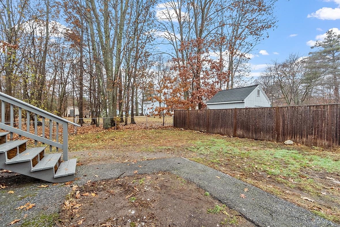5 R Phillip Road, Unit RIGHT R Derry, NH 03038 - Photo 23 of 30