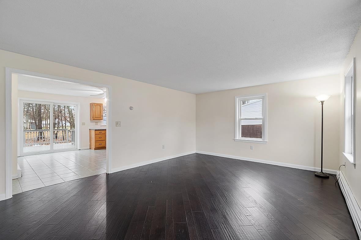 5 R Phillip Road, Unit RIGHT R Derry, NH 03038 - Photo 24 of 30