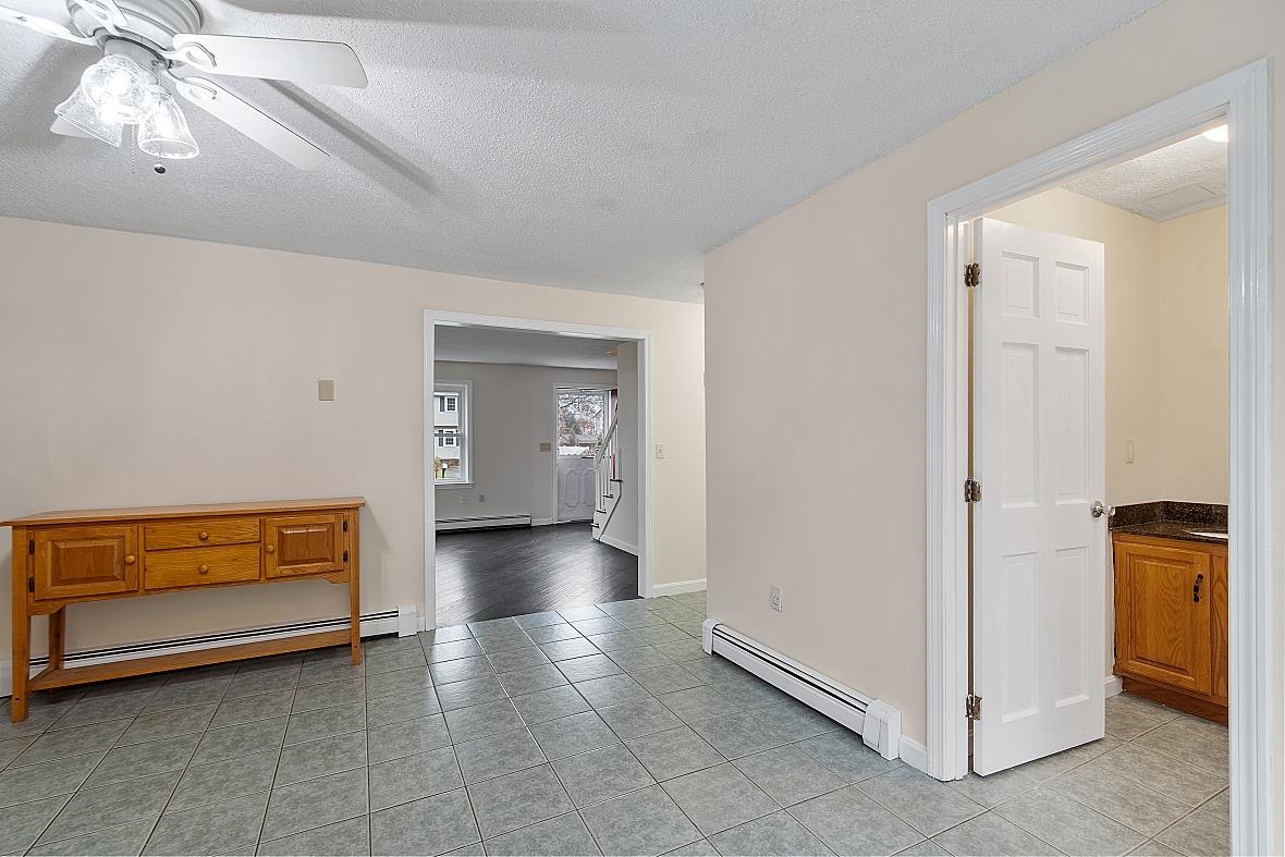 5 R Phillip Road, Unit RIGHT R Derry, NH 03038 - Photo 27 of 30