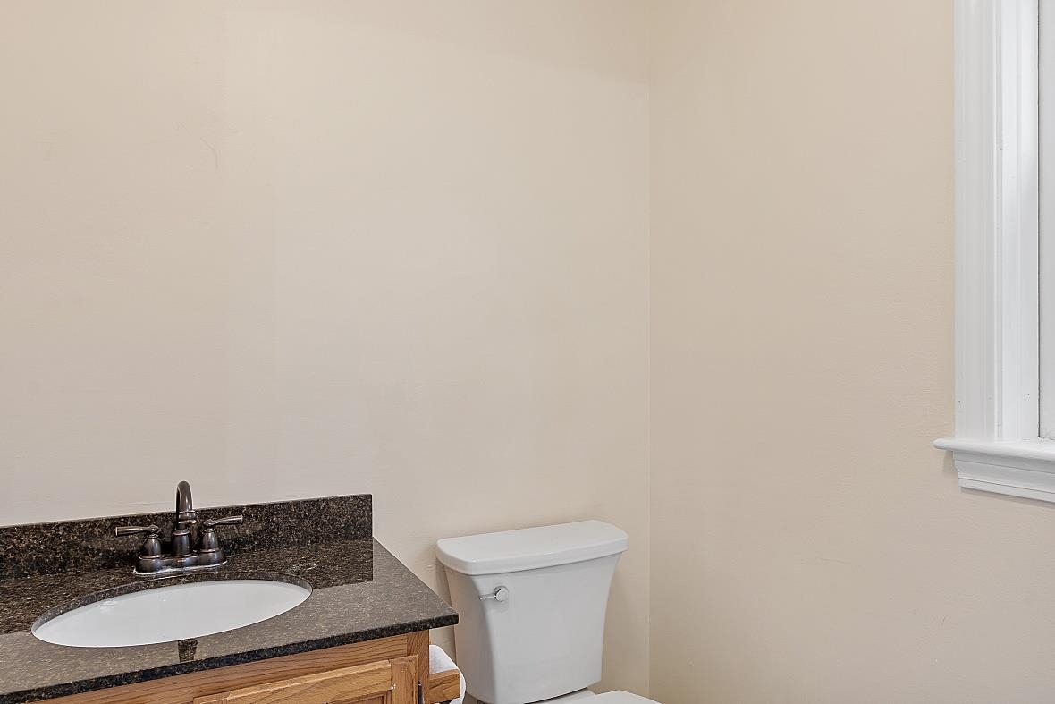 5 R Phillip Road, Unit RIGHT R Derry, NH 03038 - Photo 29 of 30