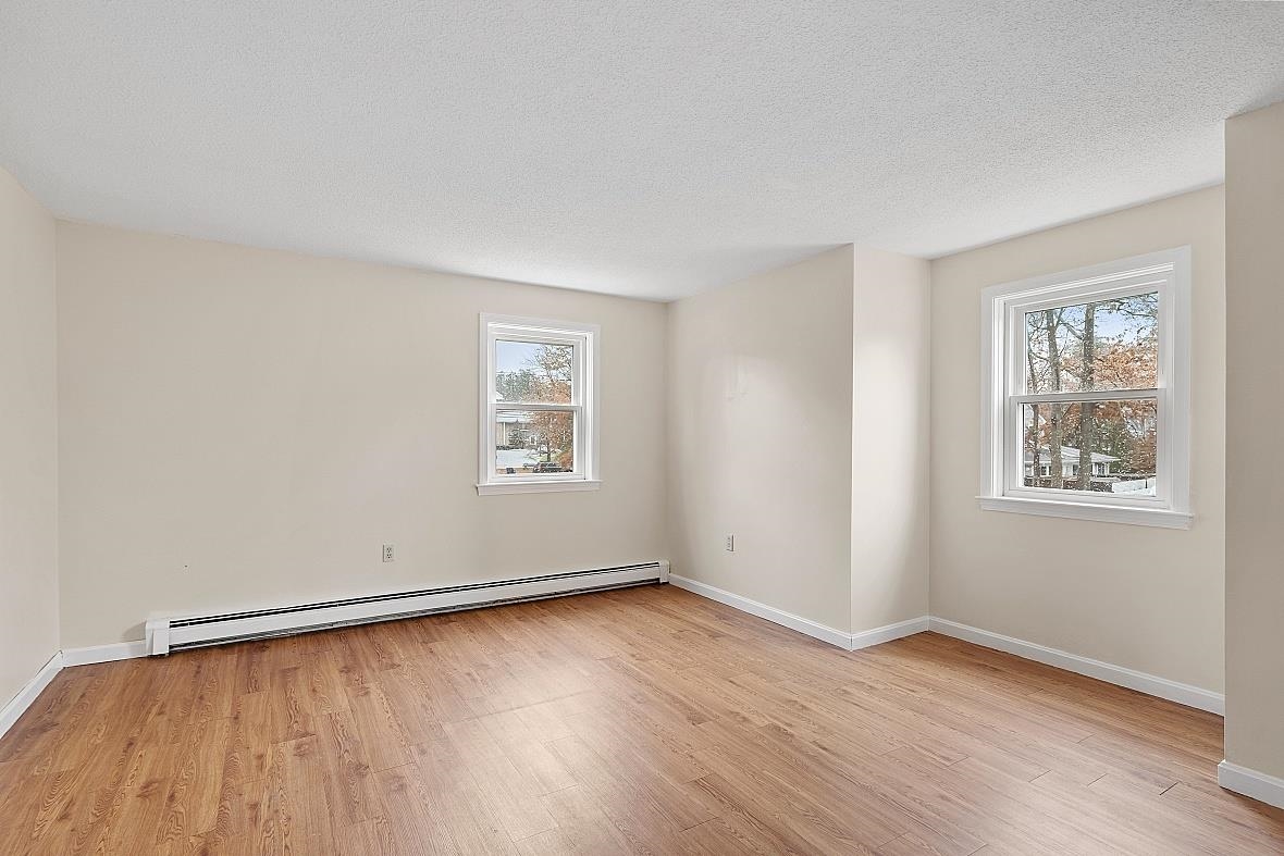 5 R Phillip Road, Unit RIGHT R Derry, NH 03038 - Photo 10 of 30
