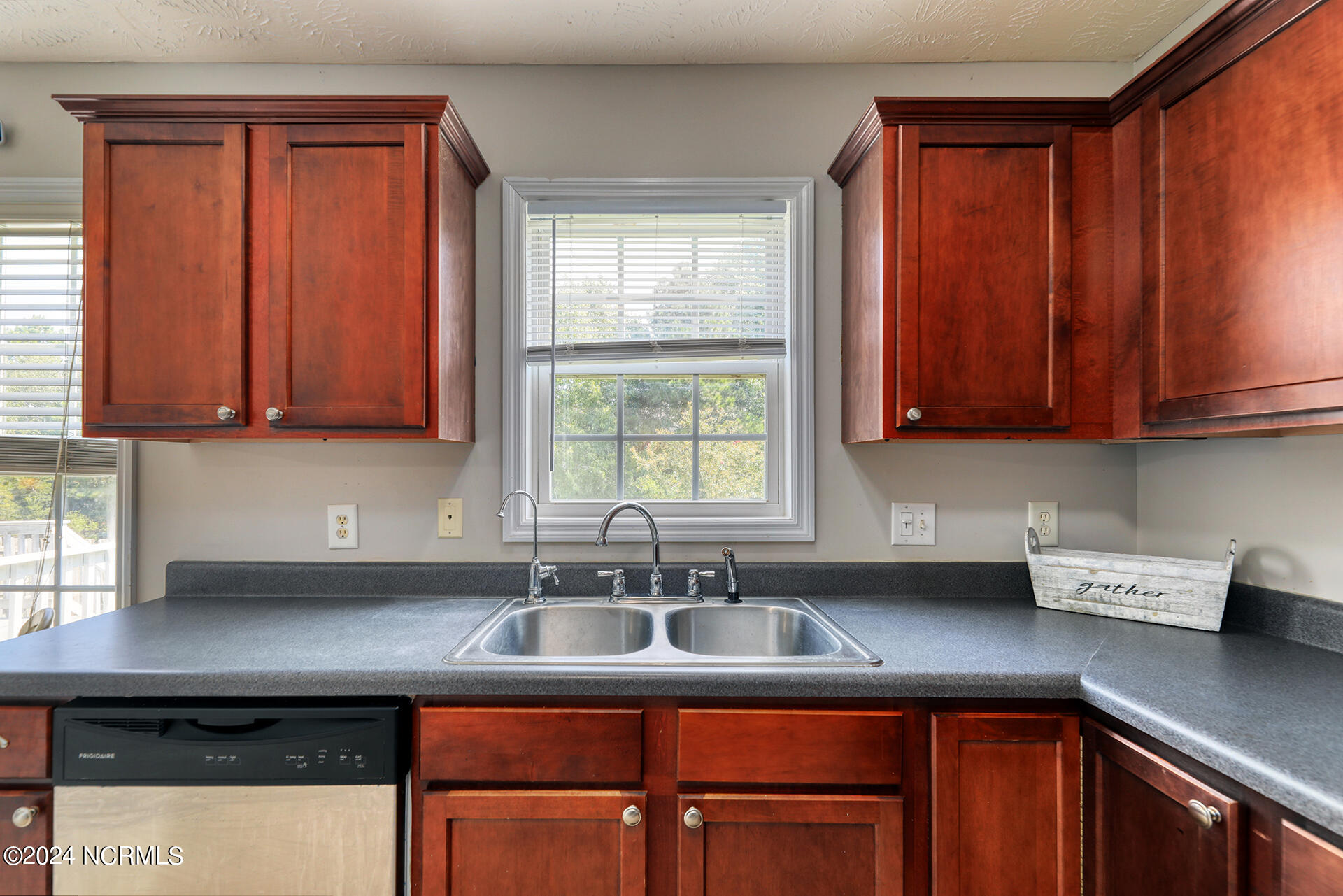 178 East Ridge Court Jacksonville, NC 28540 - Photo 10 of 35 Int_36