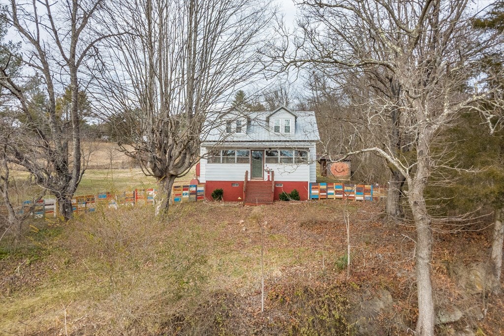 4722 Ivanhoe Road Ivanhoe, VA 24350 - Photo 2 of 74 Gallery Image 2