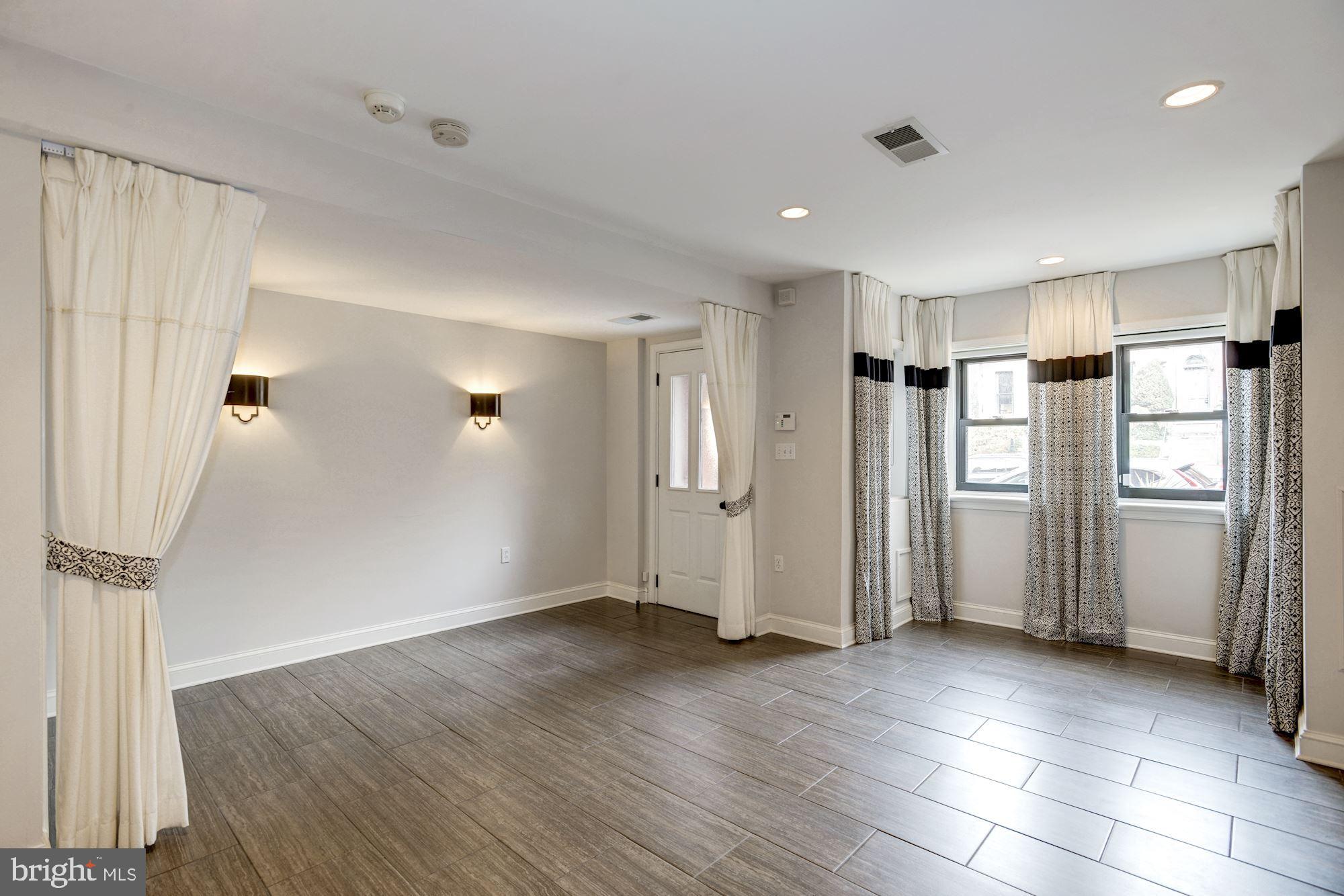 2022 N Street Northwest, Unit B Washington, DC 20036 - Photo 6 of 14 Living/Dining Room combo