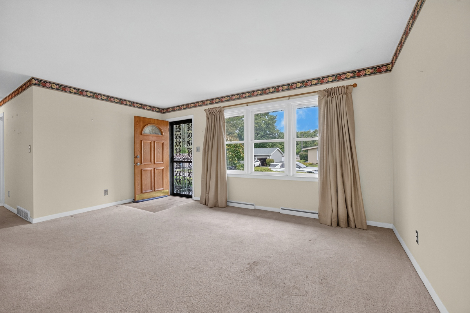 405 Warren Avenue Normal, IL 61761 - Photo 4 of 38 Gallery Image 4