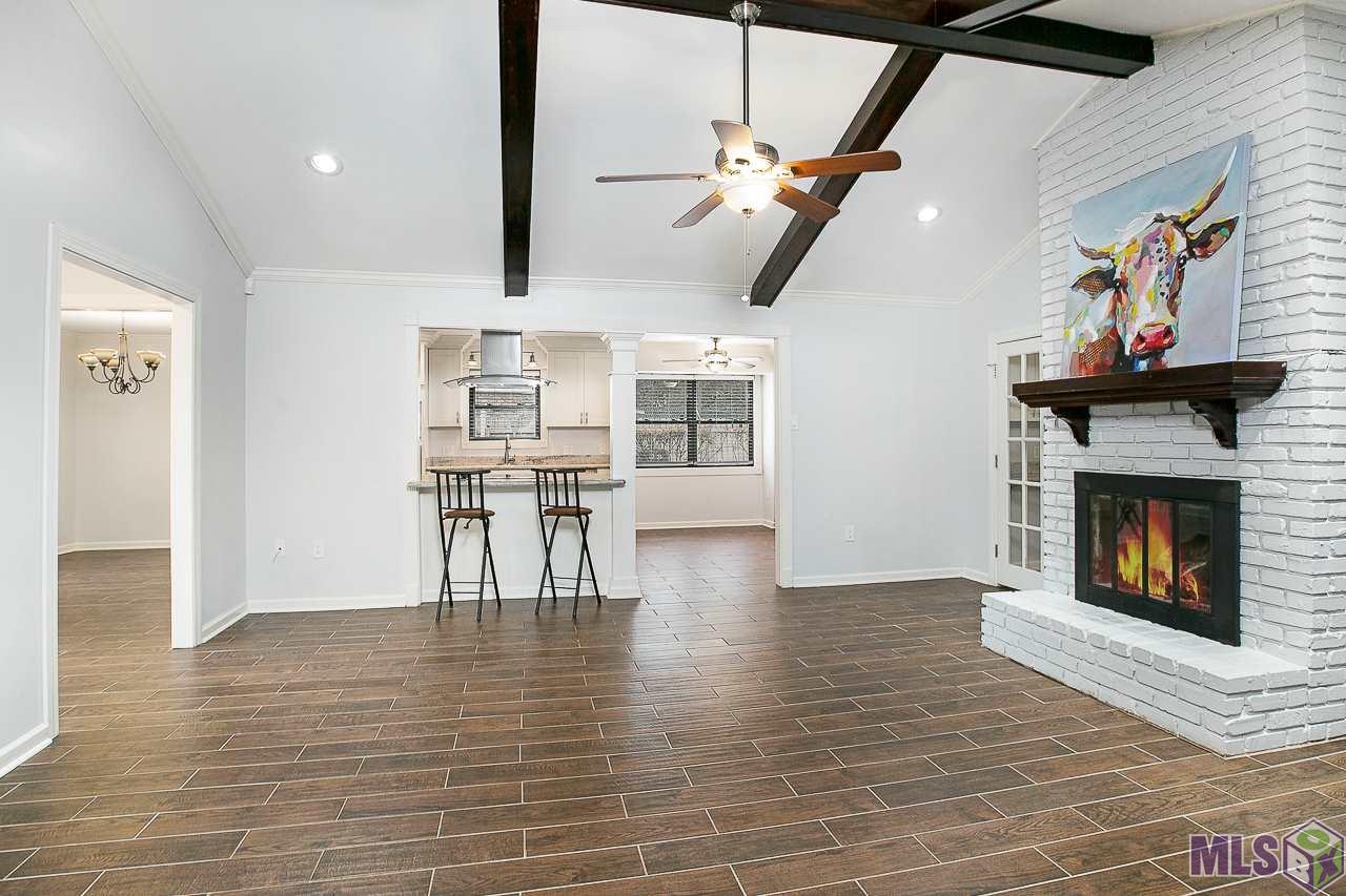 7426 Baringer Road Baton Rouge, LA 70817 - Photo 3 of 32 Living area